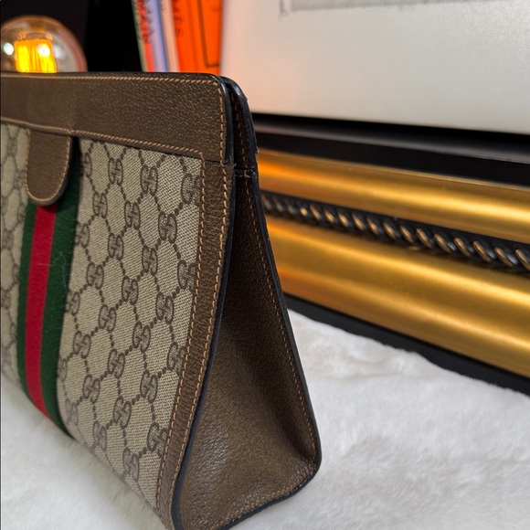 Vintage Gucci leather clutch bag. - Picture 4 of 13